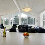 Dior - 1-4km From The Sea By Interhome Casa de Férias