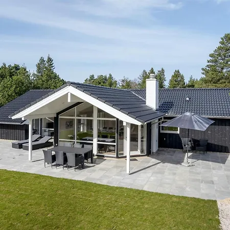 Dior - 1-4km From The Sea By Interhome