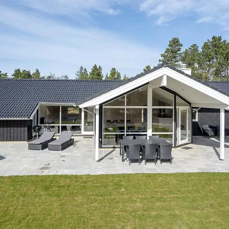 Dior - 1-4km From The Sea By Interhome