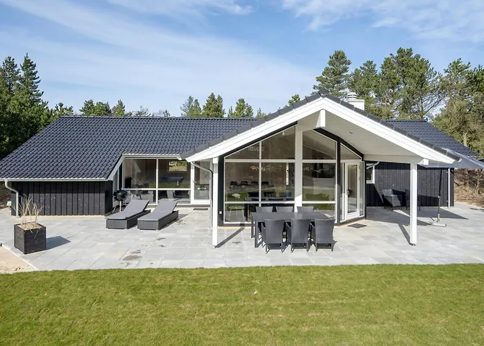 Dior - 1-4km From The Sea By Interhome